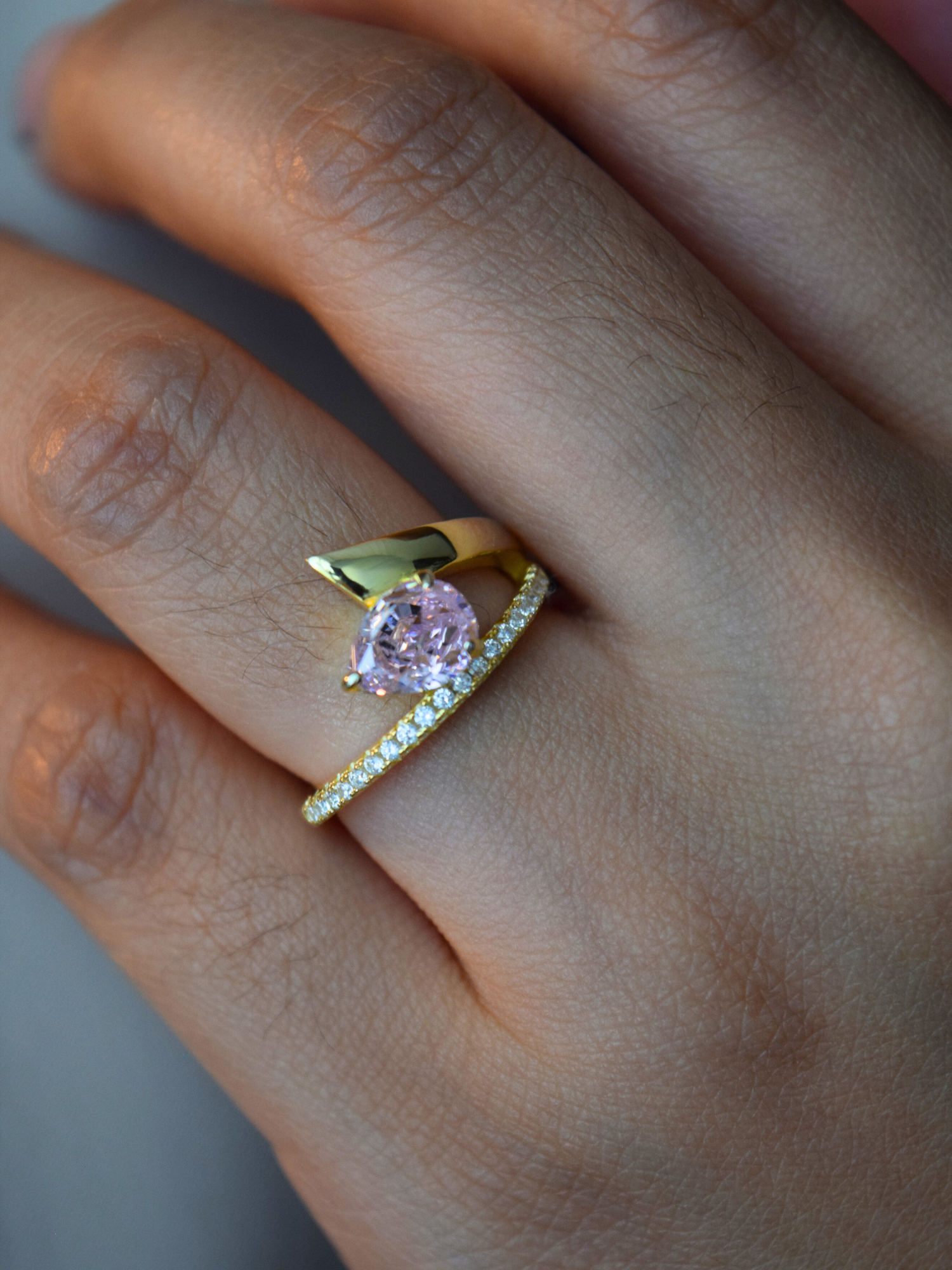 Noemi tropfenförmiger Ring - Geonea