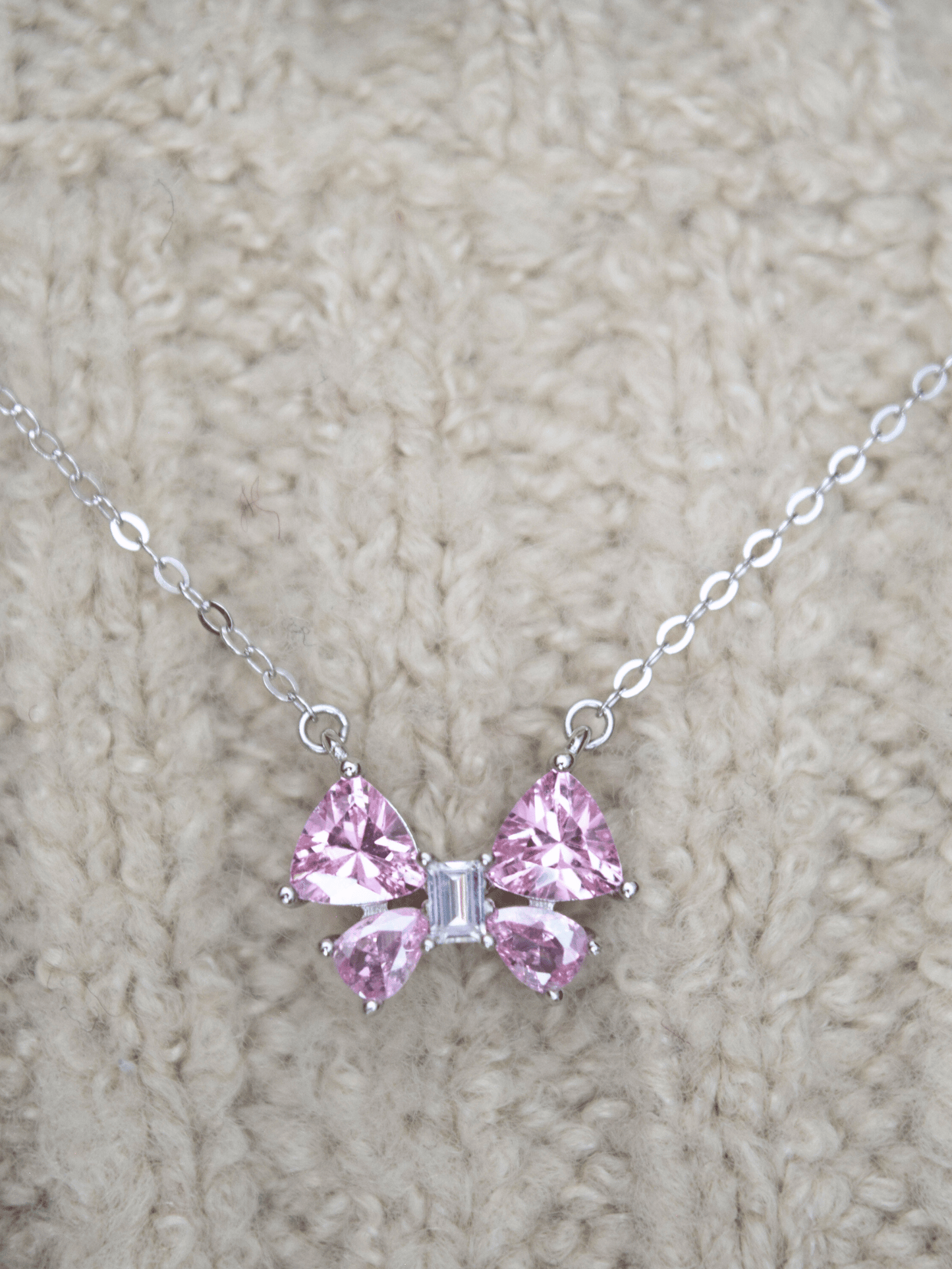 Chloe Rosa-Schleife Halskette - Geonea