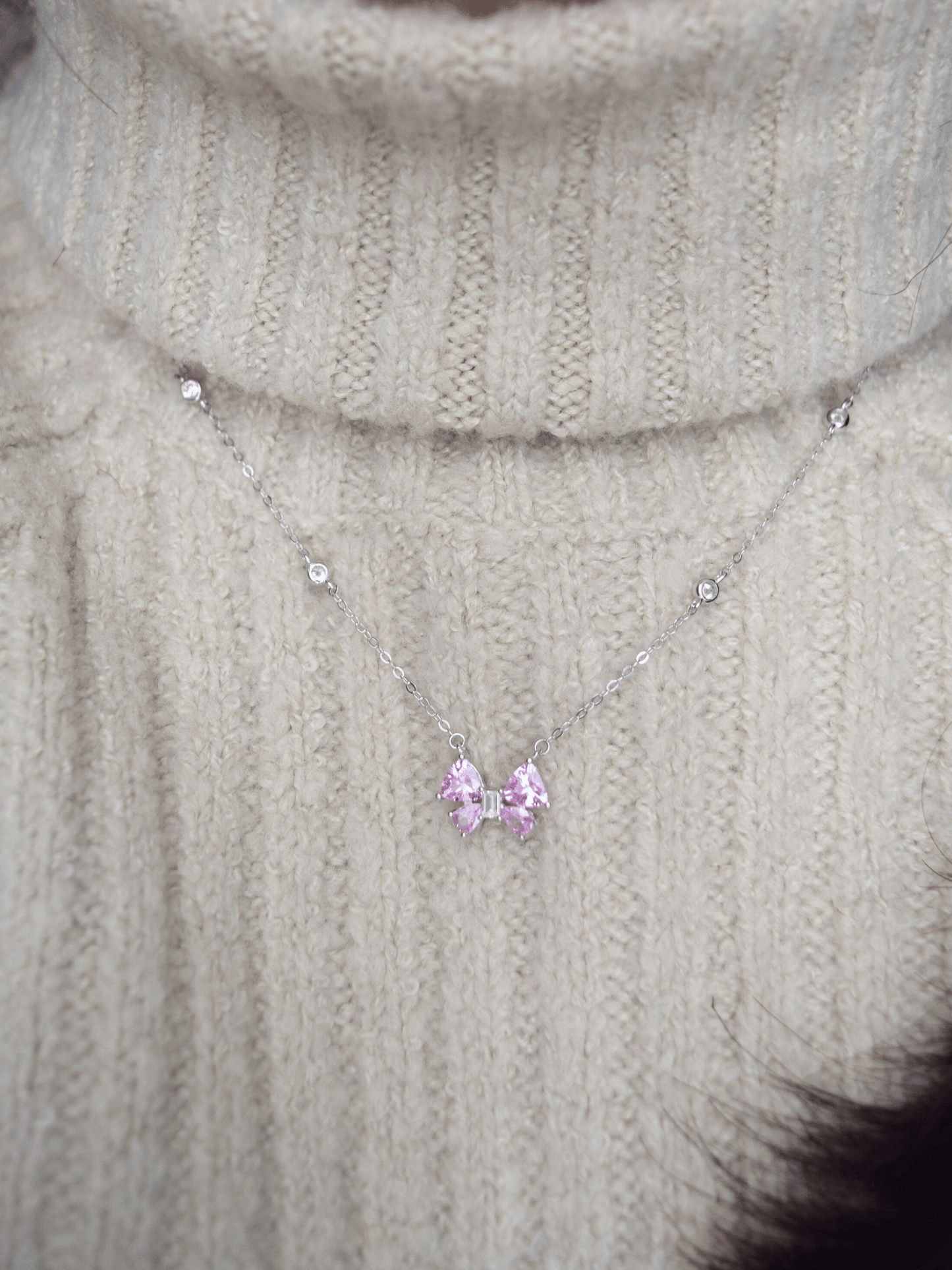 Chloe Rosa-Schleife Halskette - Geonea