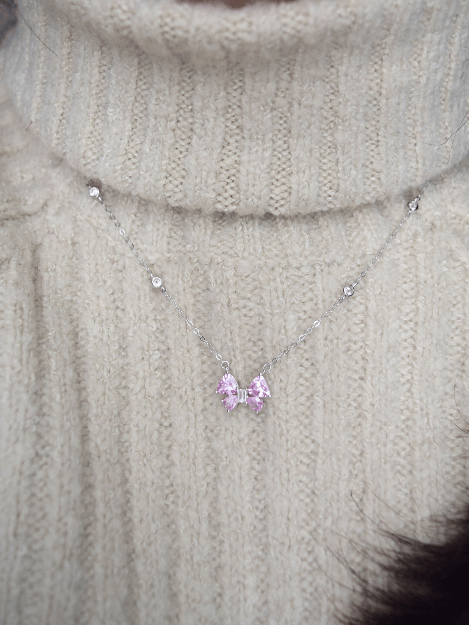 Chloe Rosa-Schleife Halskette - Geonea