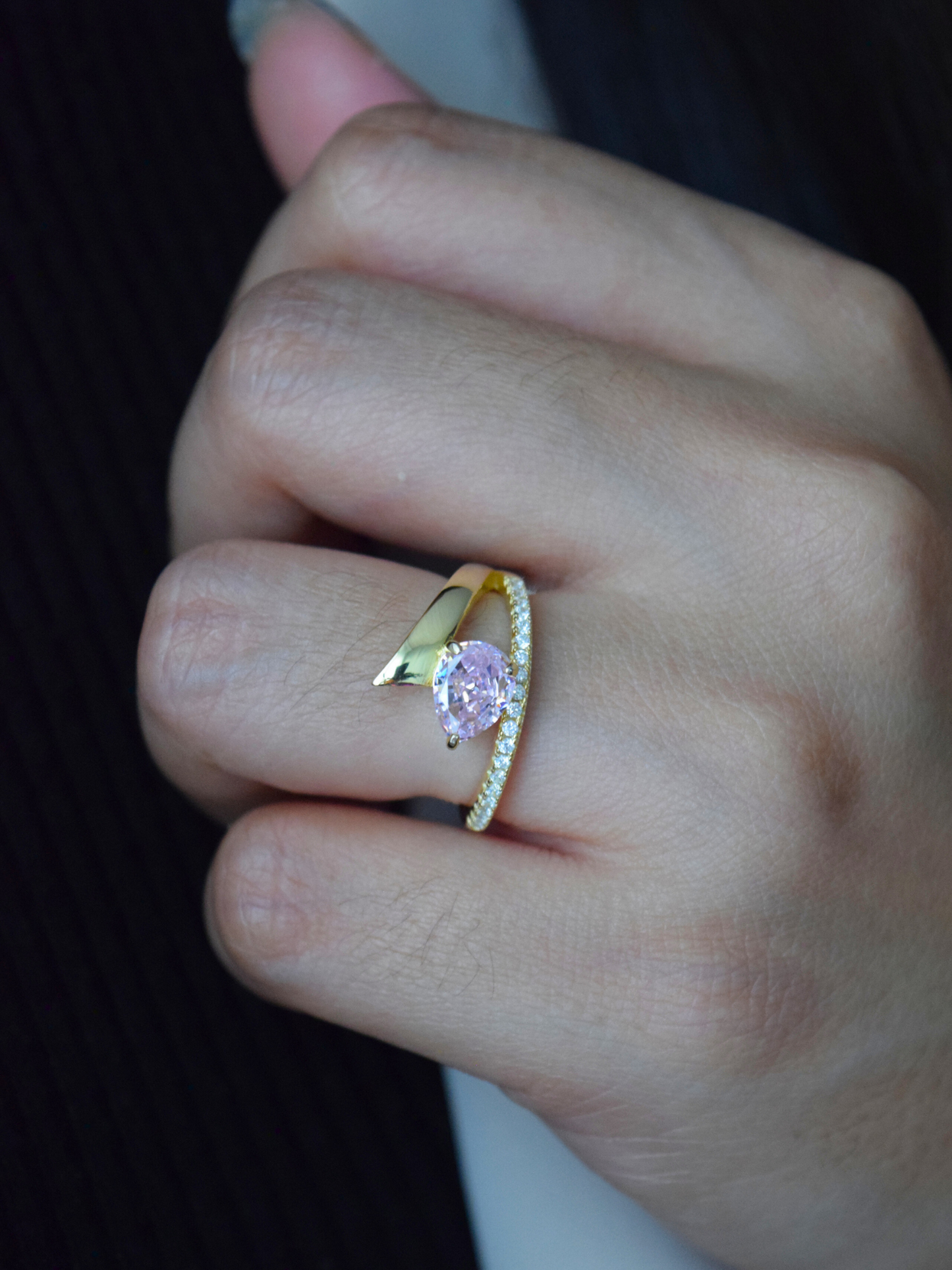 Noemi tropfenförmiger Ring - Geonea