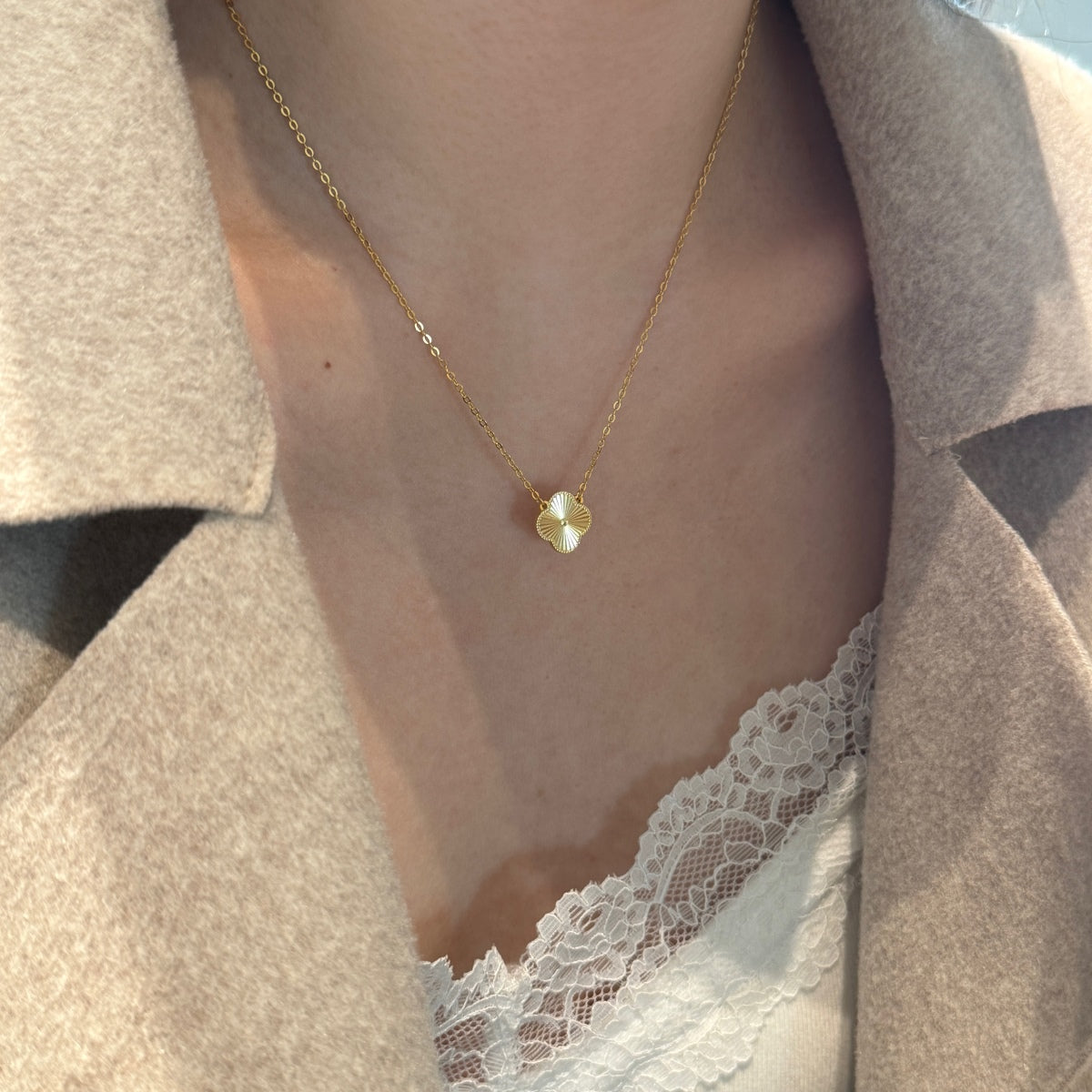 Kleeblatt Halskette -Rinah Gold